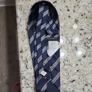 Banana Republic Navy and Silver Men's Tie